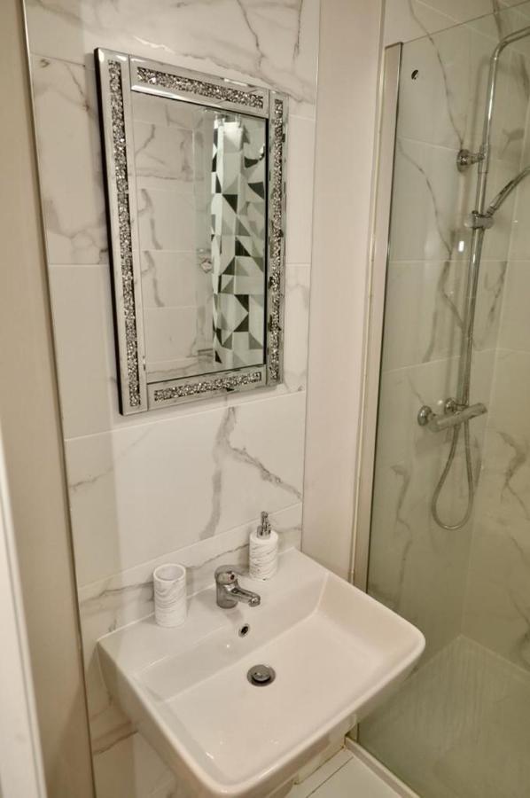 Aqua Dreams - Serviced Luxury Modern Belfast City Centre 2 Bed Apartment Экстерьер фото